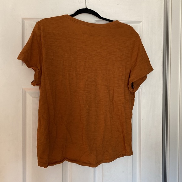 Old navy Tee XL - Picture 4 of 4